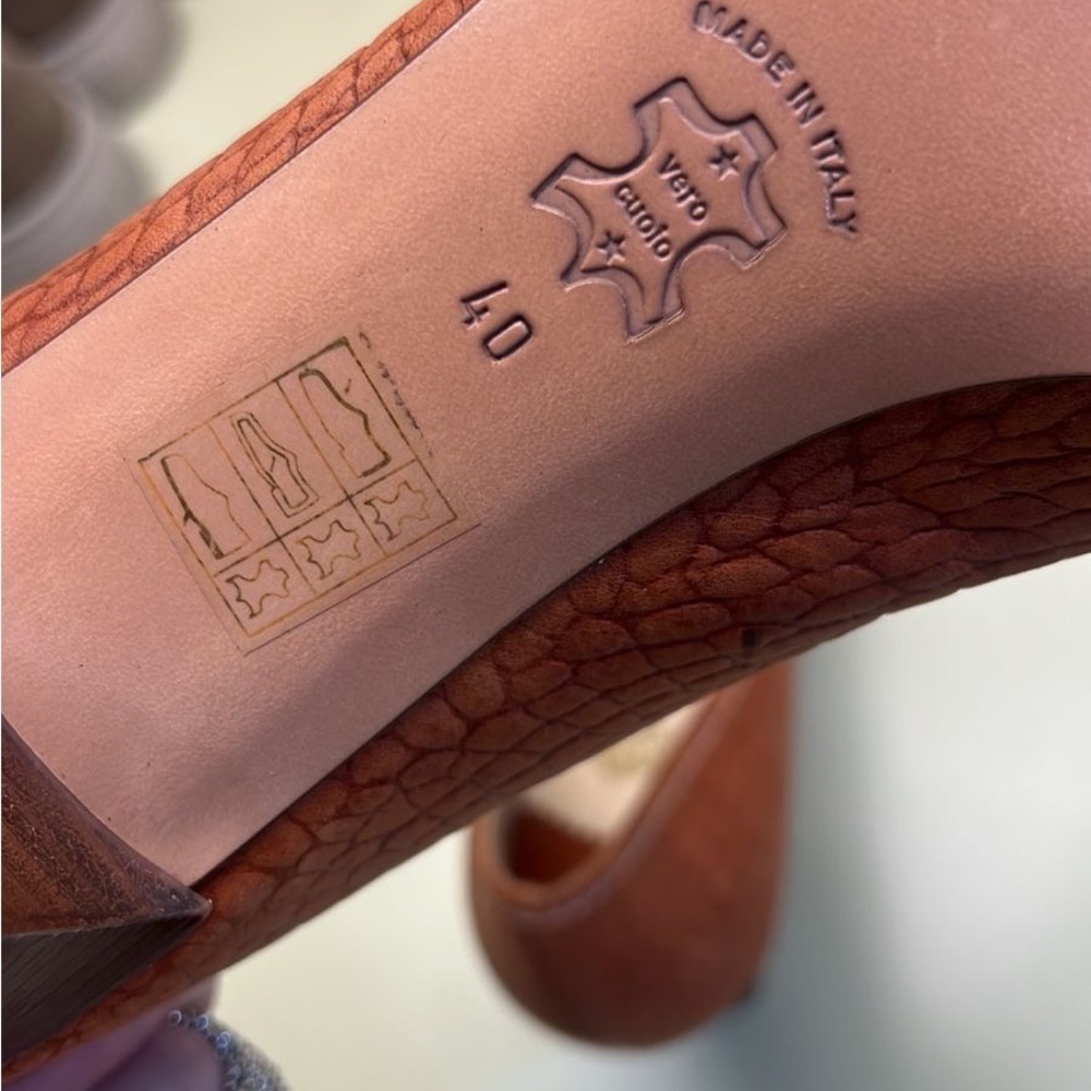 SILENE MADE IN ITALY LEATHER Elegant Brown Crocodile Embossed Peep-Toe Heels - Picture 7 of 7